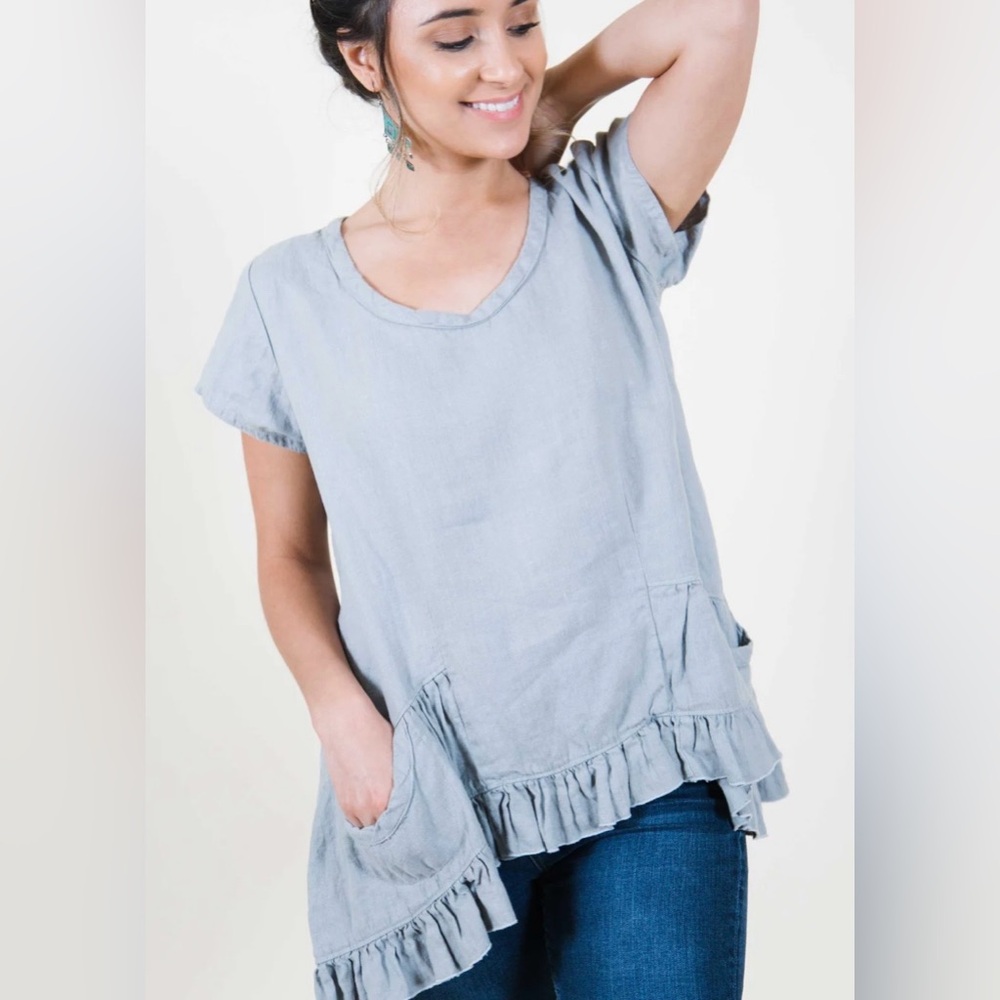 Heart's Desire by Mary Grace Zelda Top Cap Sleeve in Linen - Picture 2 of 10
